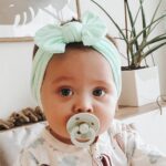 Mintgrønt hårbånd i nylon til baby