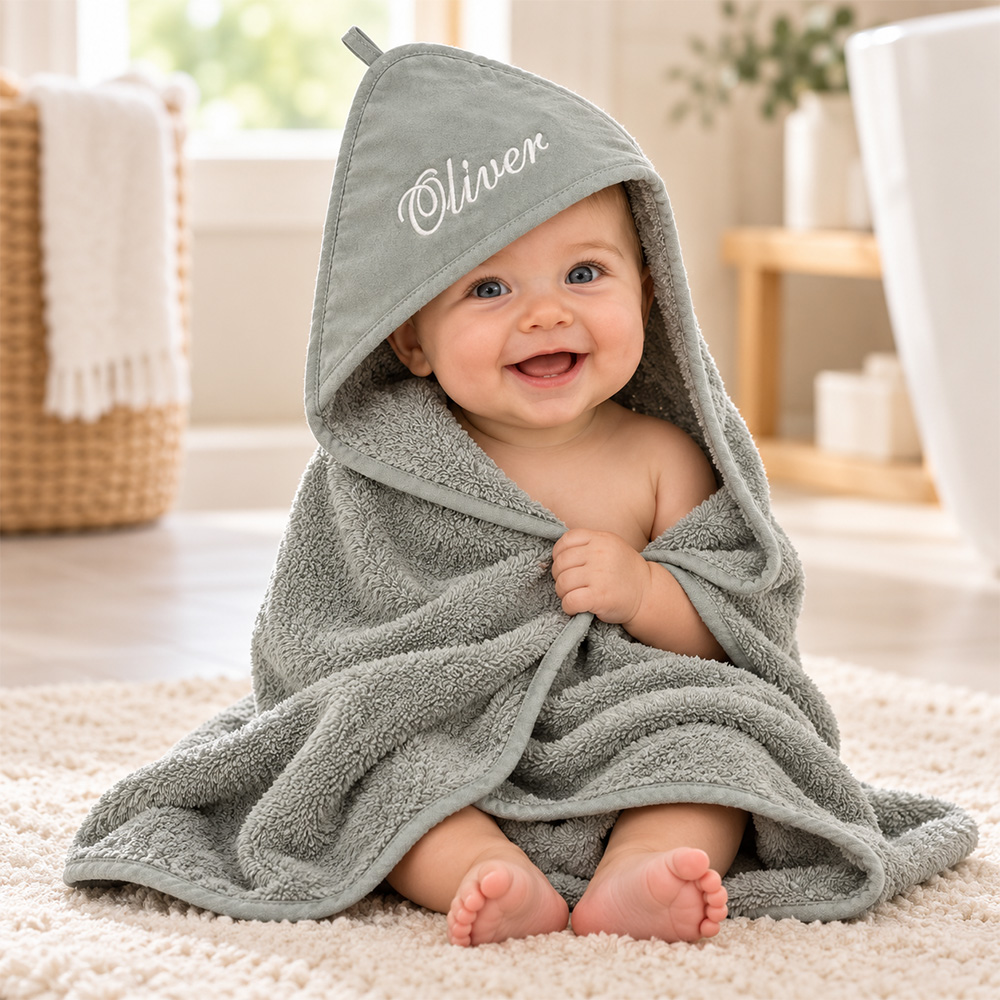 Badehåndkle med hette og navn, med baby