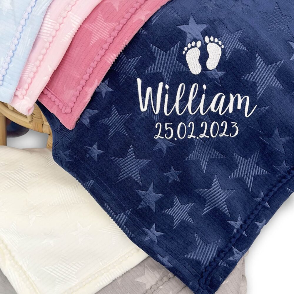Personalized baby blanket with name, stars Babyteppe med navn og stjerner