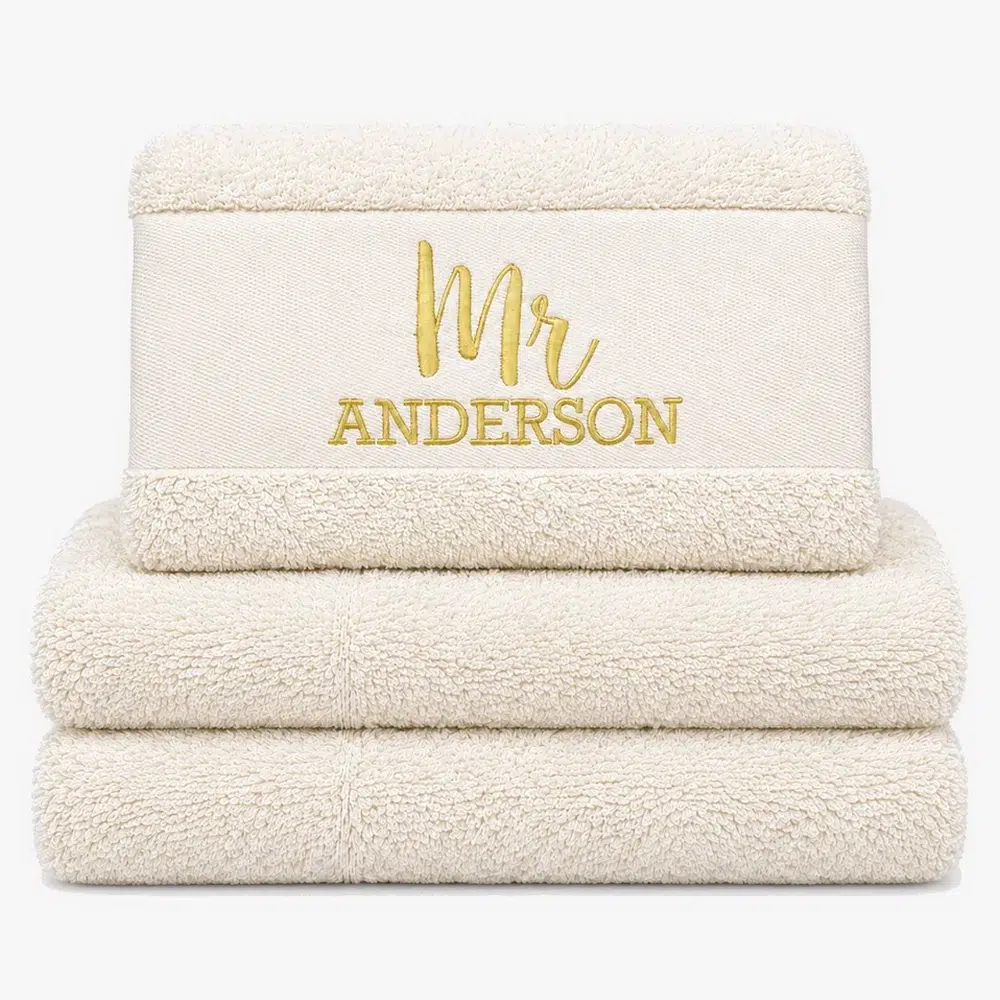Personalized Towel in ivory color with name Elfenbensfarget håndkle med navn