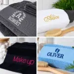 Håndklær med brodert navn og monogram i koksgrått, hvitt, svart og blått